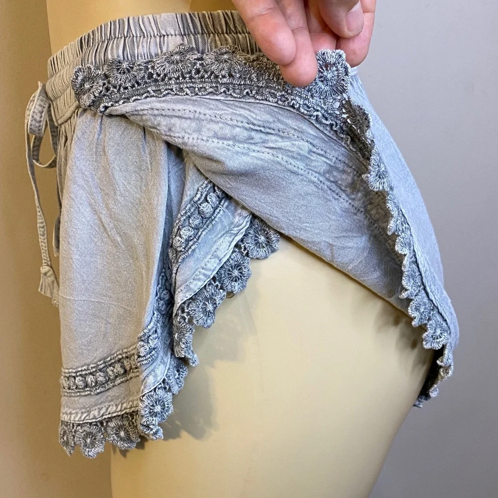 Devi Lace Trim Women Shorts One Size